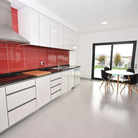 Modern With Private Swimming Pool Near Nazar *