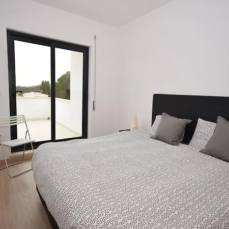 Modern With Private Swimming Pool Famalicao