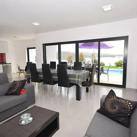 Casa de Férias Modern With Private Swimming Pool *